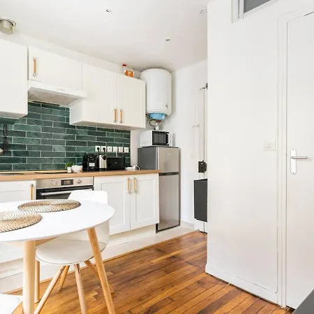 Cocoon In The Heart Of Batignolles | By Airnest *